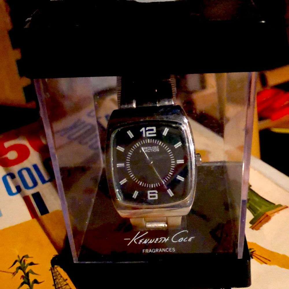 Kenneth Cole Reaction wristwatch with original box